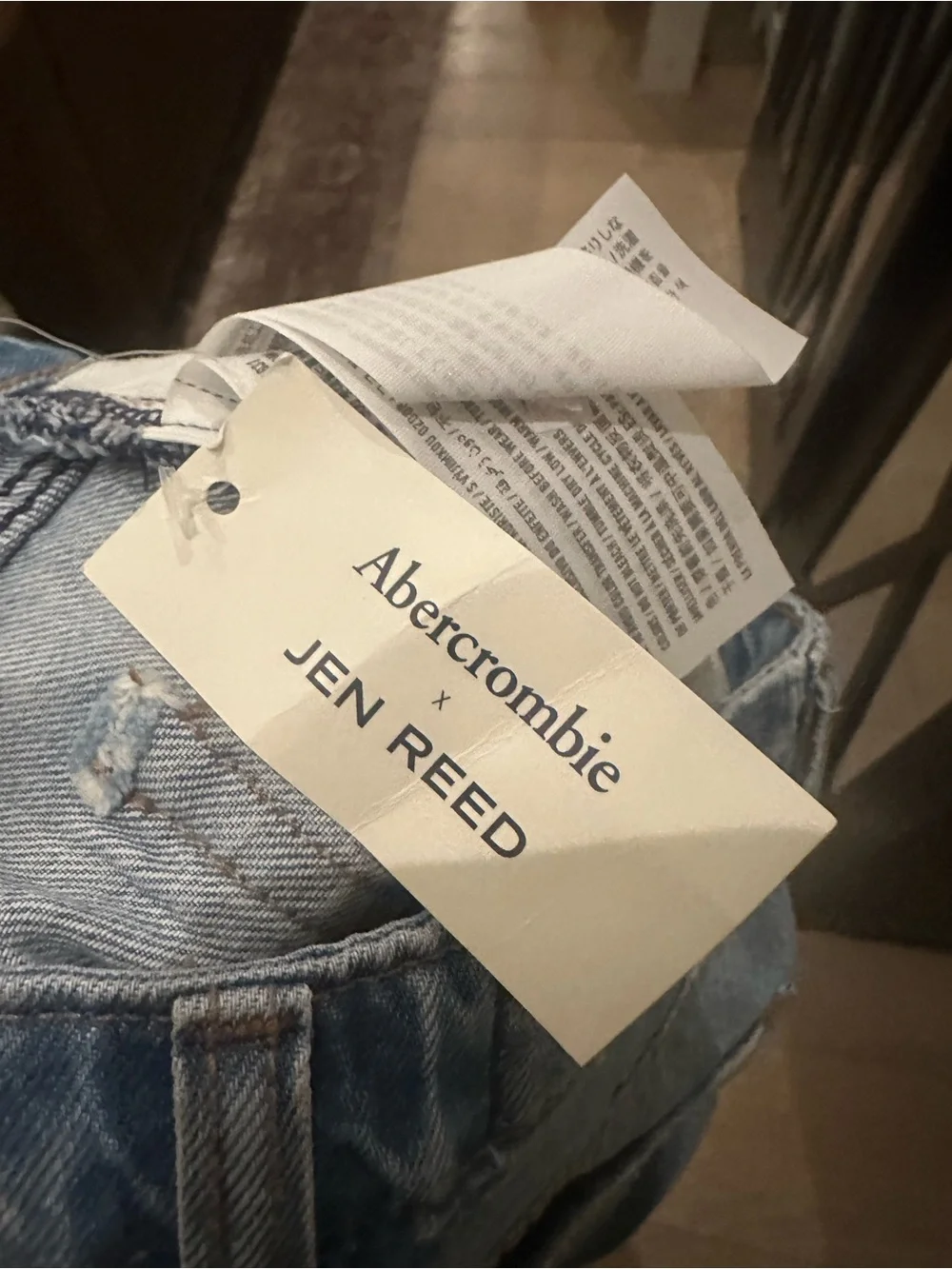 Abercrombie & Fitch x Jen Reed The Loose High Rise Curve Love Jeans Light Wash - Picture 8 of 8